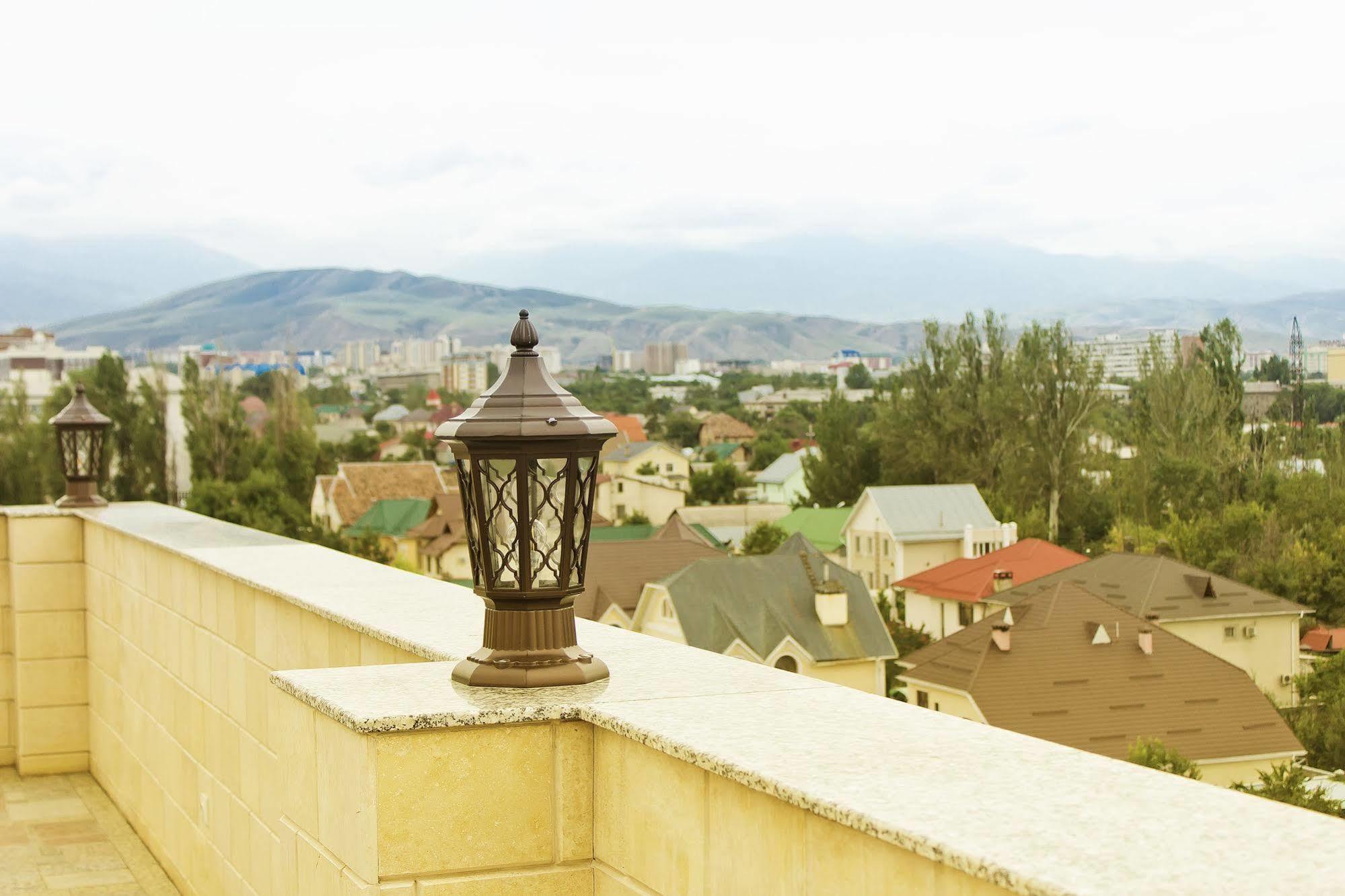 Discovery Hotel Bişkek Dış mekan fotoğraf